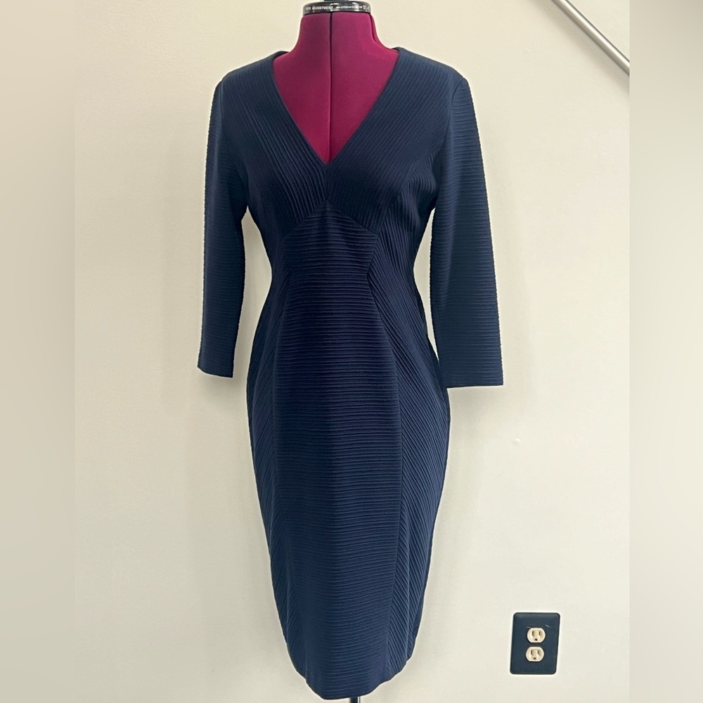 Donna Morgan V neck Midi